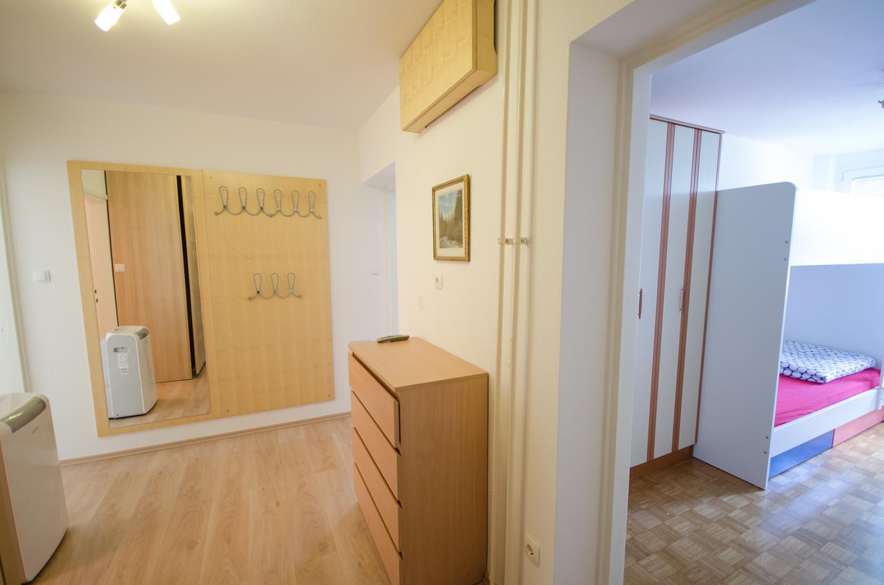 Apartment Near The Train Station Laibach Exterior foto