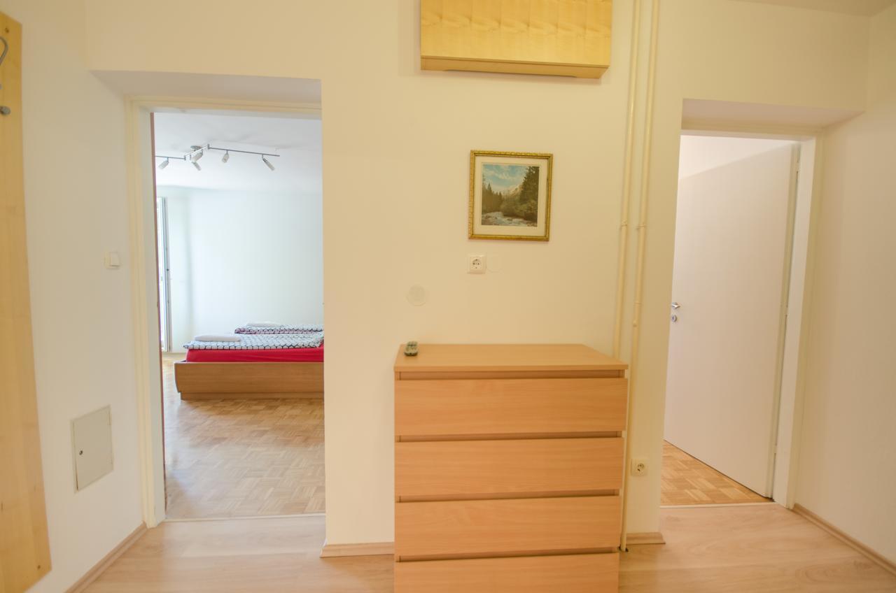 Apartment Near The Train Station Laibach Exterior foto